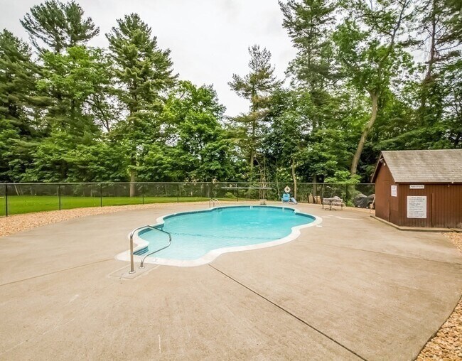 Building Photo - 209 Great Rd