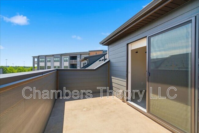 Building Photo - 4322 Ellipse Ter