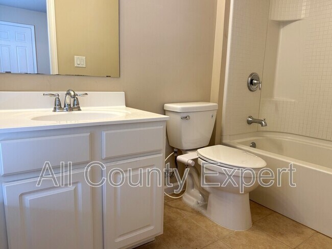 Building Photo - 5005 Shiloh Crossing Way