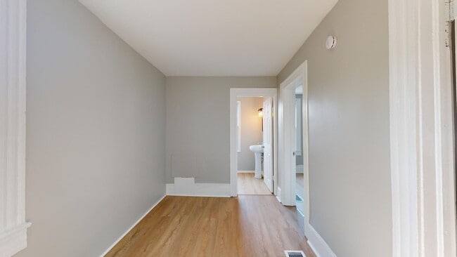 Building Photo - 1371 W 85th St