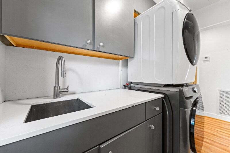 Building Photo - 3355 SW 22nd St