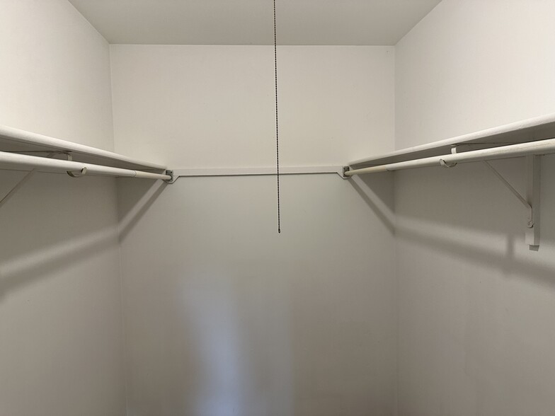 Master walk in closet - 1153 Silverwood Ct