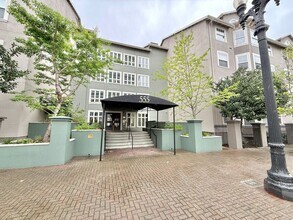 Building Photo - Secure Downtown Oakland 2 BR,2 BA with Garage Parking, EV Charging