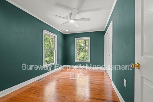 Building Photo - 100 Westwood Hill