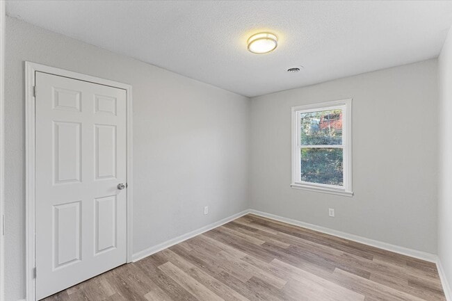 Building Photo - Homestead Duplexes