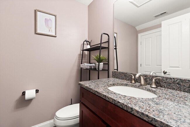 Building Photo - 10 Murray Ave