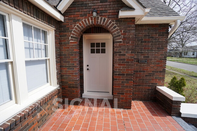 Building Photo - 1522 42nd St Ensley