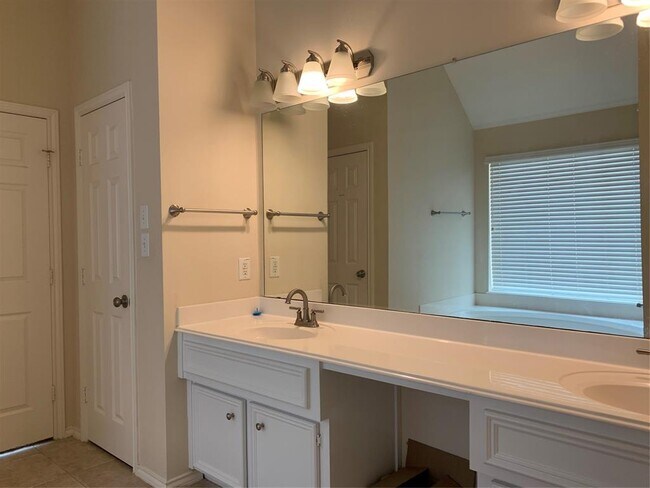 Building Photo - 3023 Aspen Ln