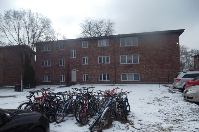 Building Photo - 9912 W 58th St