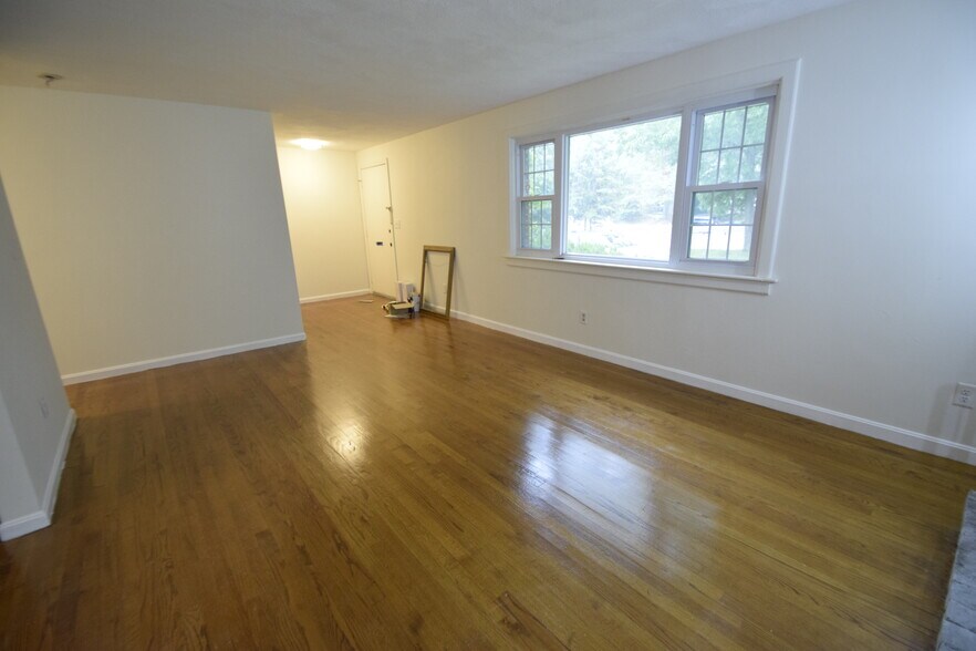 Building Photo - 1189 Boylston St