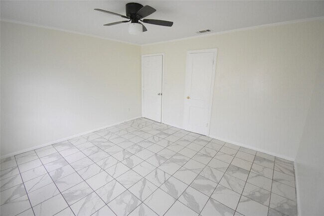 Building Photo - 6229 Clover Ridge St