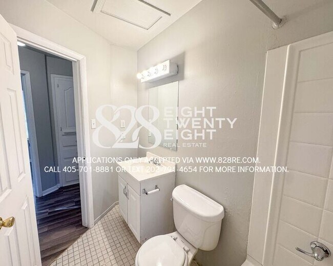 Building Photo - Charming 2 Bedroom/1 Bathroom Single Famil...