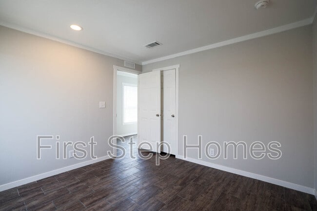 Building Photo - 133 Appaloosa Dr
