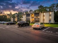 Building Photo - Beautiful 2 spacious bedrooms and 2 full bathrooms, including a primary suite with a walk-in clos...