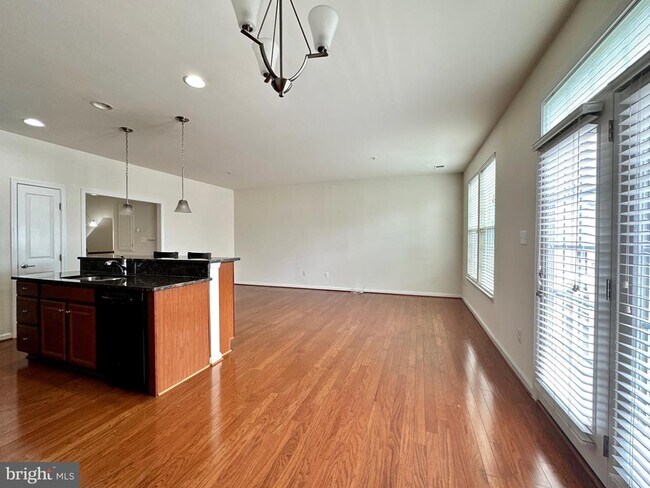 Building Photo - 7396 Brunson Cir