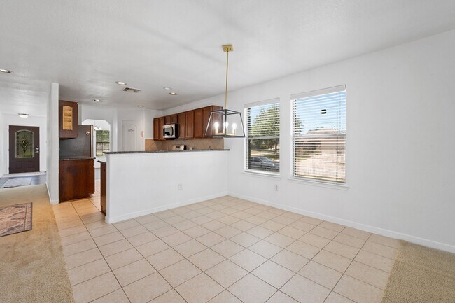 Building Photo - 4614 Pin Oak Creek Ln