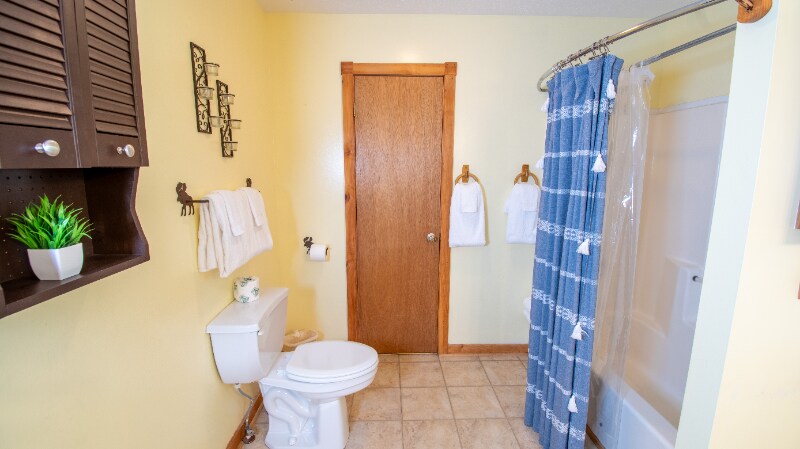 Building Photo - 328 Sharp Top Cir