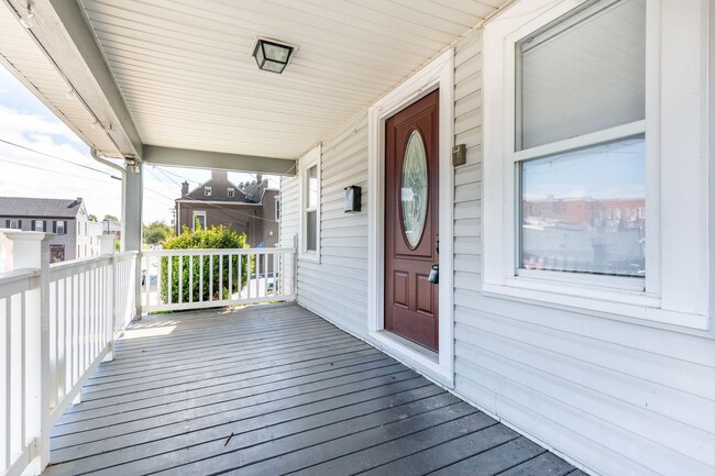 Building Photo - 2 Bed, 1 Bath Rancher in Charles Town, WV