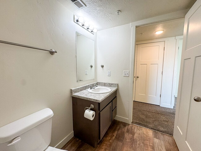 Building Photo - 531 S 850 E