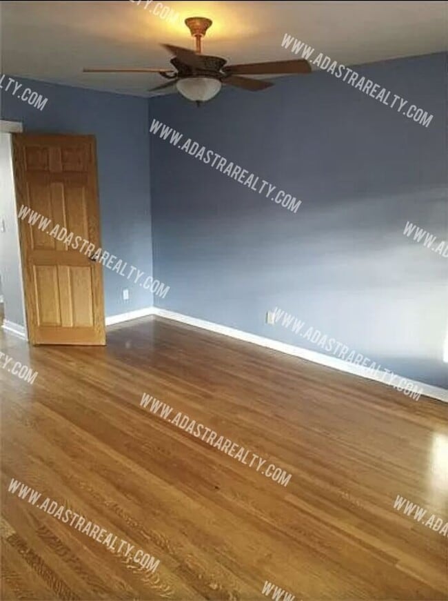 Building Photo - Amazing Brookside Home-Available in SEPTEM...