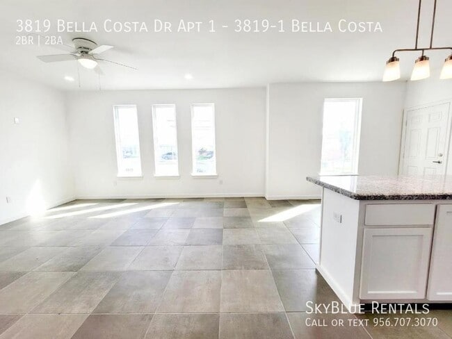 Building Photo - 3819 Bella Costa Dr