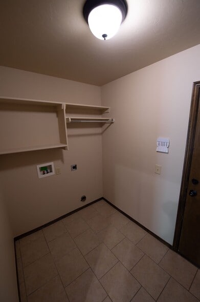 Building Photo - 13145 Austrian Pine Dr