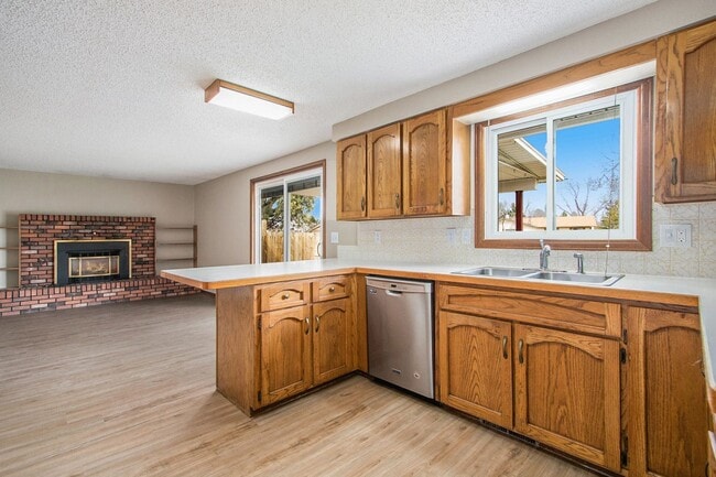 Building Photo - 3 br, 2 bath House - 2514 Kittredge Drive