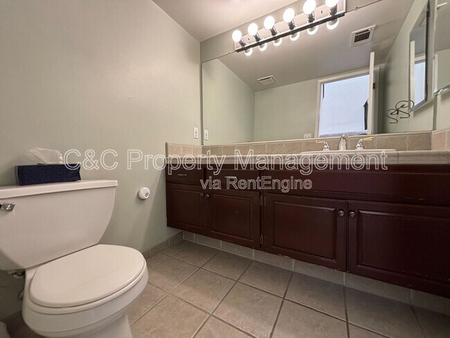 Building Photo - 2890 E Huntington Blvd