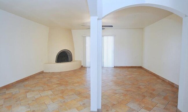 Building Photo - Beautifully Updated 3 Bedroom Townhome nea...