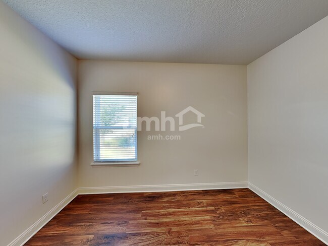 Building Photo - 62 Vivian James Dr