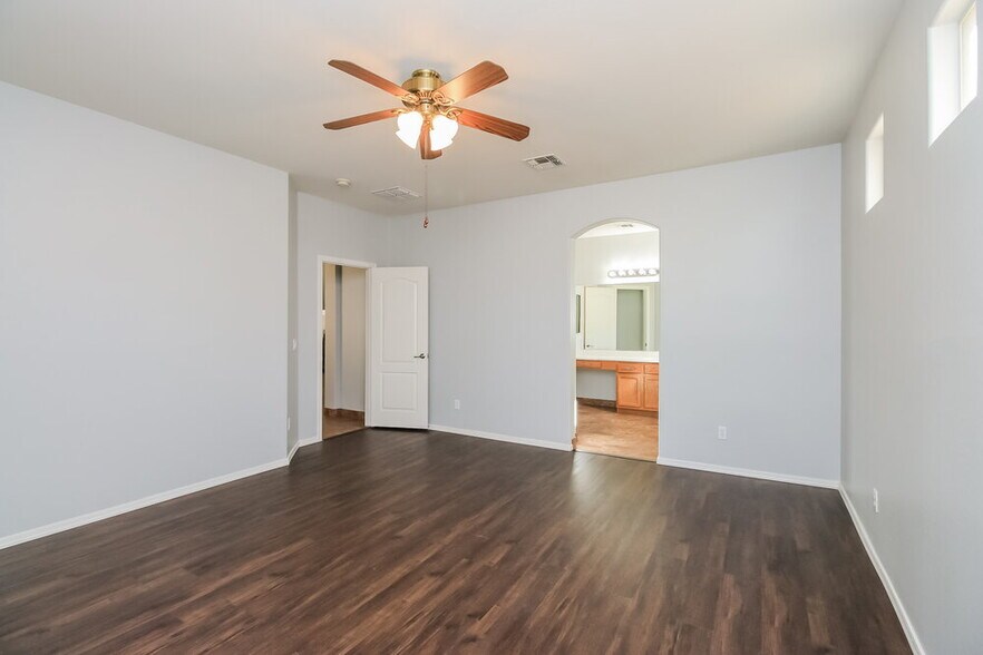 Building Photo - 20960 E Via Del Rancho Rd