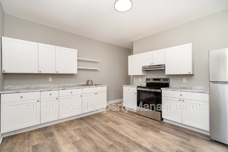 Building Photo - 609 Spruce St