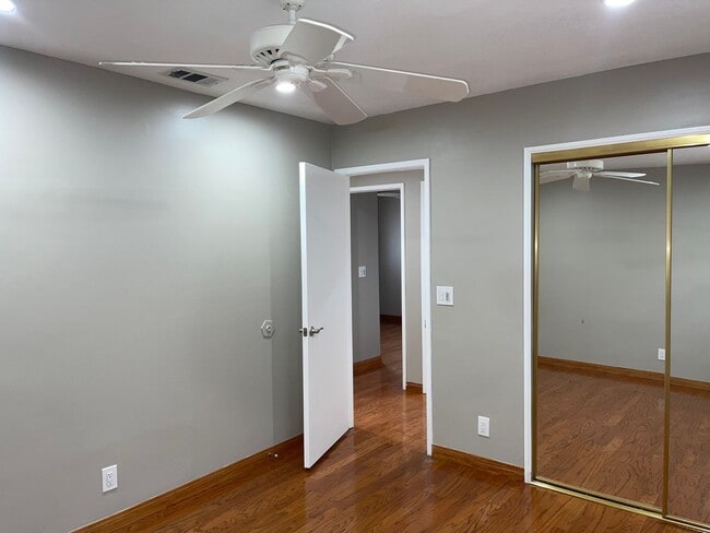 Building Photo - 5-Bedroom Carson 2-Story Home