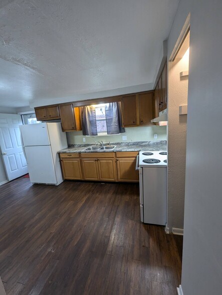 Building Photo - 1363 Wertz Ave SW