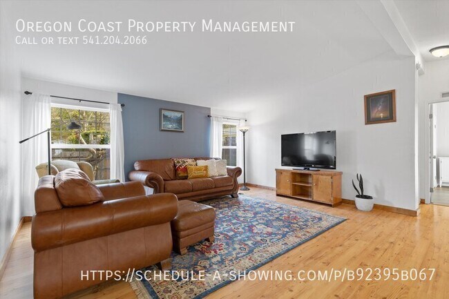 Building Photo - 2347 N Chinook Ln