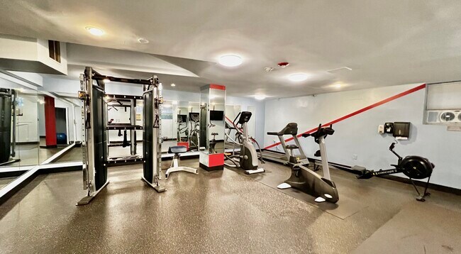 Renaudantes exercise room with free access - 2500 Q St NW