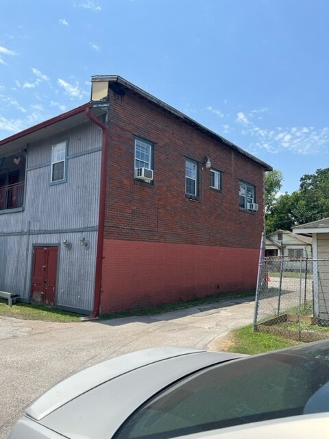 Building Photo - 2316 Freeman St