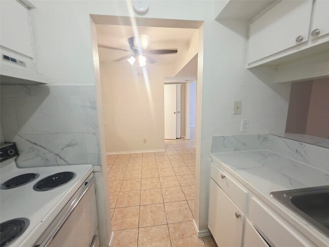Building Photo - 12511 Ashford Meadow Dr