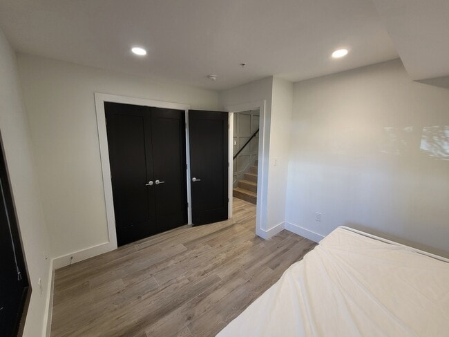 Building Photo - 724 Taylor St NW