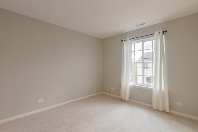 Building Photo - 619 Cary Woods Cir