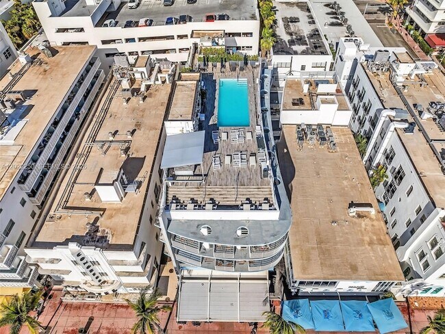 Building Photo - 1052 Ocean Dr