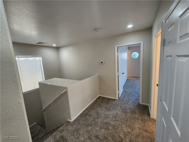 Building Photo - 9664 Villa La Mora Ave