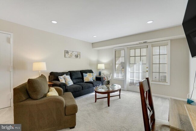 Building Photo - 5902 Surrey Hill Pl