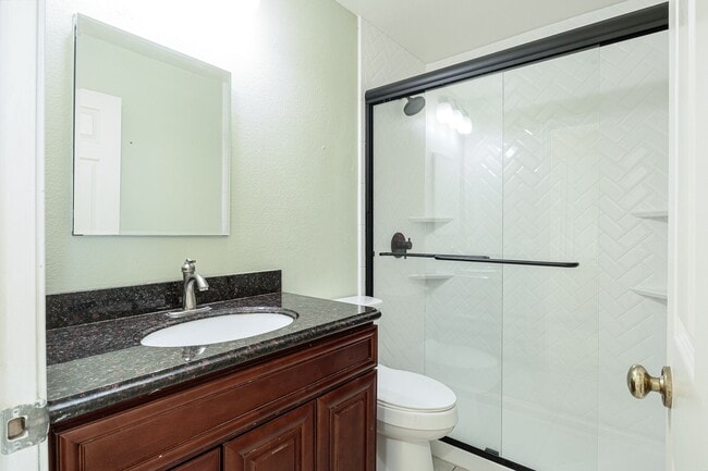 Building Photo - 3 bedrooms 2.5 bathrooms | Southwinds | Oxnard | Unfurnished