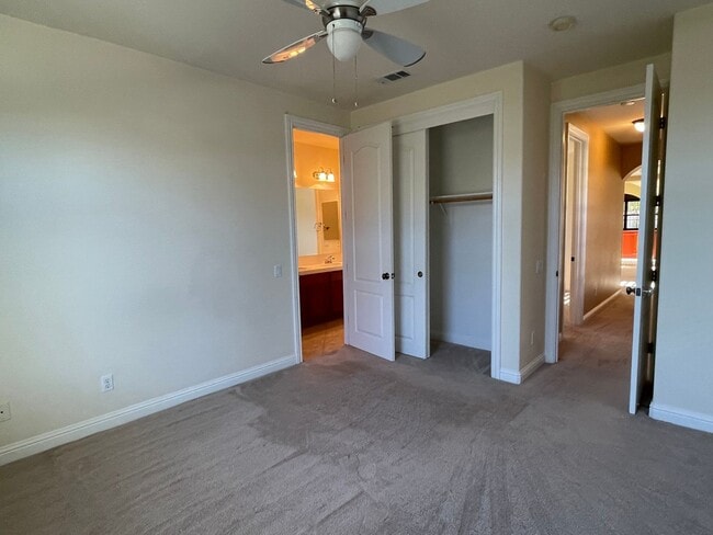 Building Photo - Single Story Large Four Bedroom Home in the Bluffs