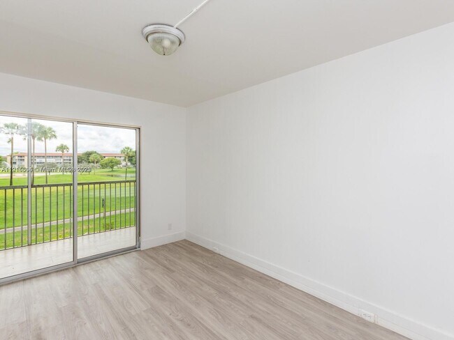 Building Photo - 850 SW 133rd Terrace