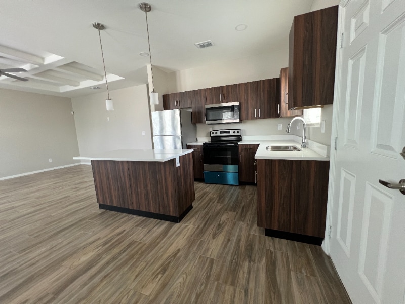 Building Photo - 4105 Walnut Ave