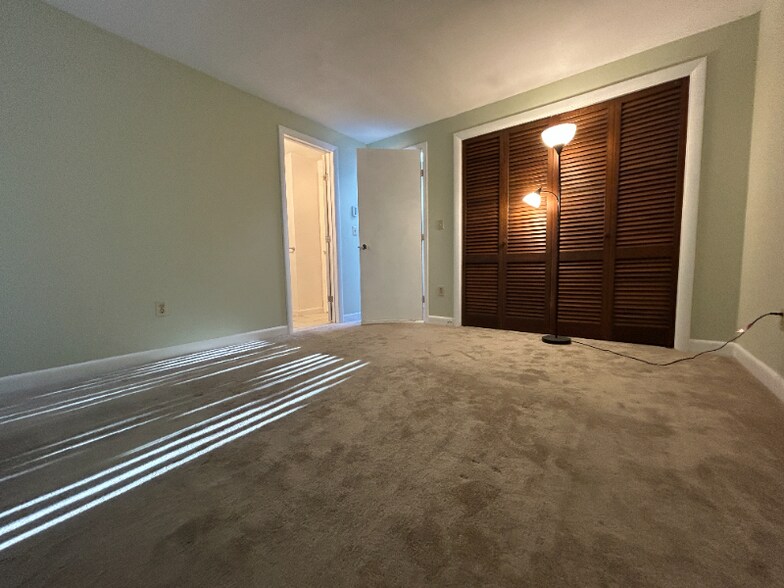 Building Photo - 24 Camp St