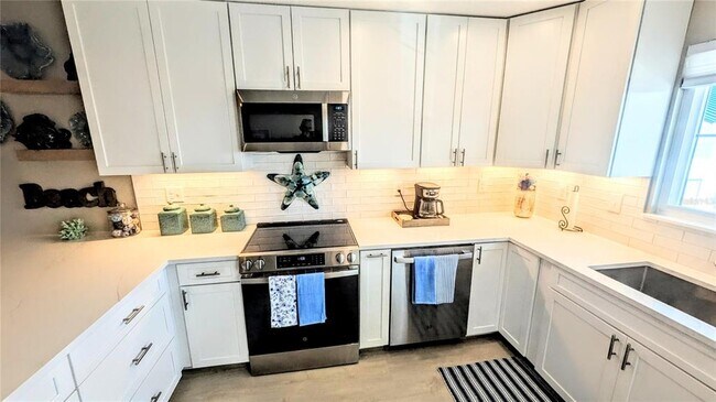 Building Photo - 958 Sandpiper Cir