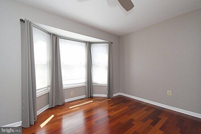 Building Photo - 6 Kanon Ct